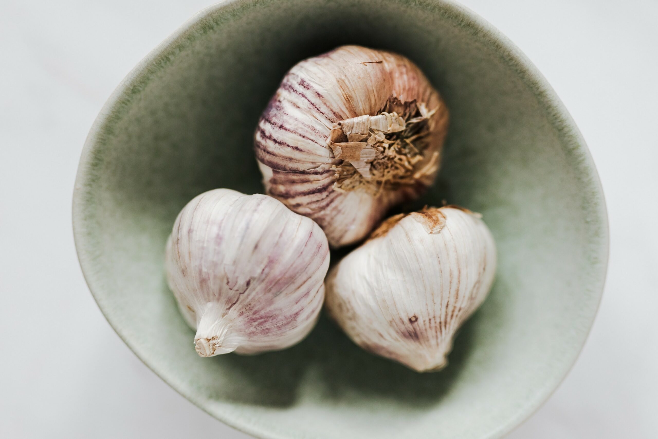 Garlic – A Simple Kitchen Staple with Amazing Medicinal Uses